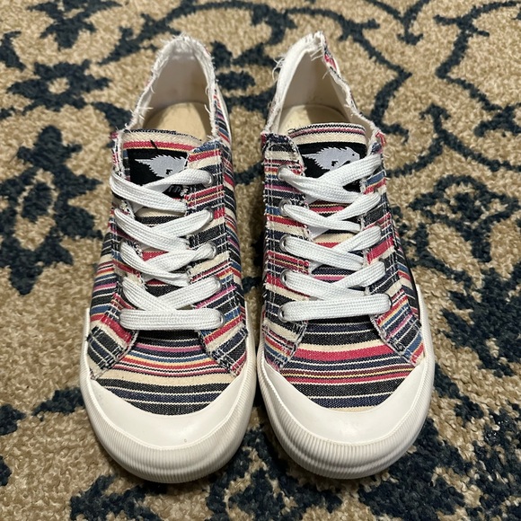 Rocket Dog slip on, lace up shoes. - Picture 1 of 4